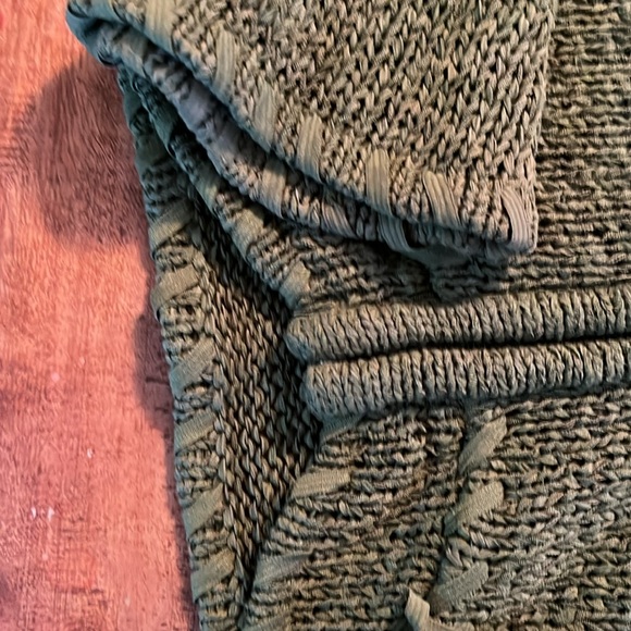 BCBG MAX AZRIA women’s sweater - Picture 5 of 5